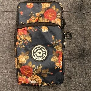 NWOT Bao Bao Hui Floral Crossbody Phone Hands Free Bag